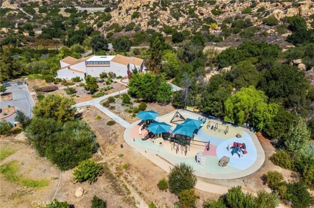 10415 Larwin, Chatsworth, CA 91311