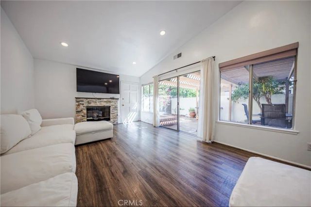 10415 Larwin, Chatsworth, CA 91311