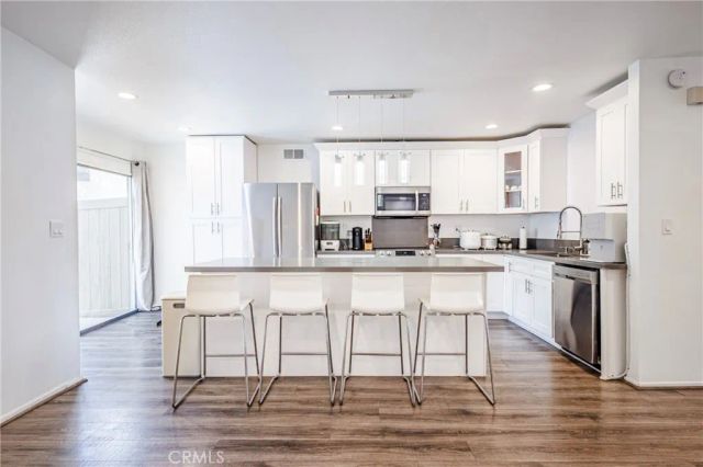 10415 Larwin, Chatsworth, CA 91311