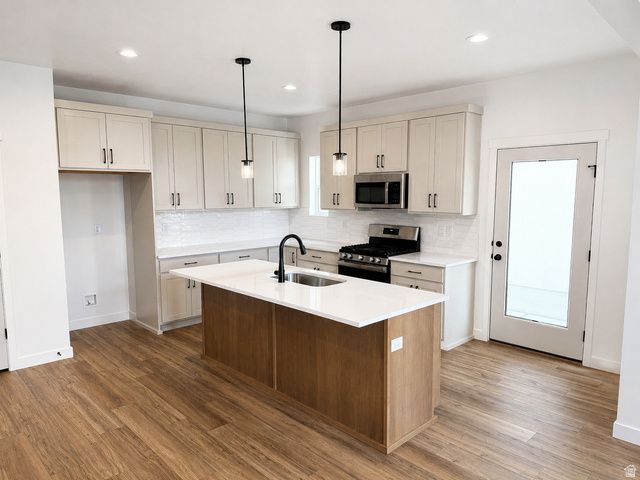 7029 W LAKE AVE, South Jordan, UT 84009