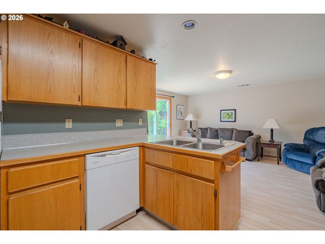 16007 Ne HICKORY St, Vancouver, WA 98682