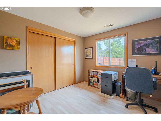 16007 Ne HICKORY St, Vancouver, WA 98682