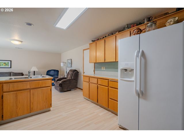 16007 Ne HICKORY St, Vancouver, WA 98682