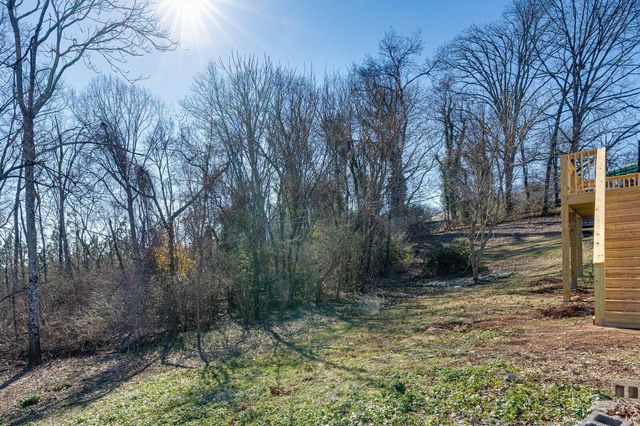 2814 Ridge Crest Drive, Chattanooga, TN 37406