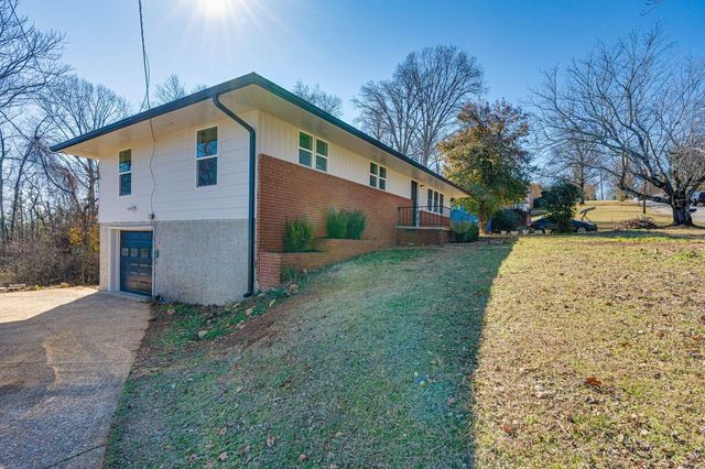 2814 Ridge Crest Drive, Chattanooga, TN 37406