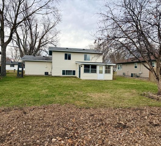 1039 36th Avenue N, Saint Cloud, MN 56303