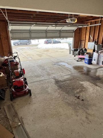 10410 S Kelly DRIVE, Oak Creek, WI 53154