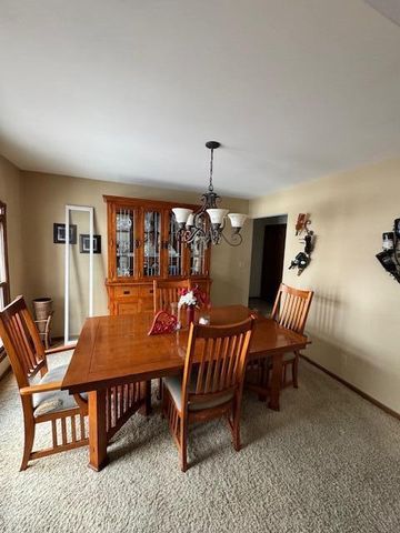 10410 S Kelly DRIVE, Oak Creek, WI 53154