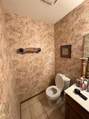 10410 S Kelly DRIVE, Oak Creek, WI 53154