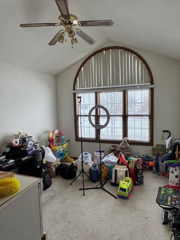 10410 S Kelly DRIVE, Oak Creek, WI 53154