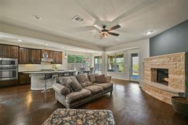 260 Norcia LOOP, Liberty Hill, TX 78642