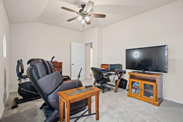 212 Plata LN, Jarrell, TX 76537