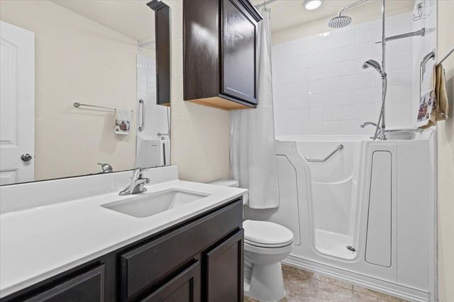 212 Plata LN, Jarrell, TX 76537