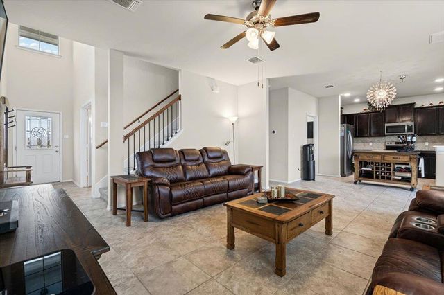 212 Plata LN, Jarrell, TX 76537