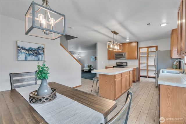 29749 216th Place SE, Kent, WA 98042