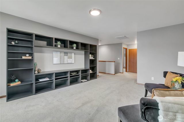 29749 216th Place SE, Kent, WA 98042