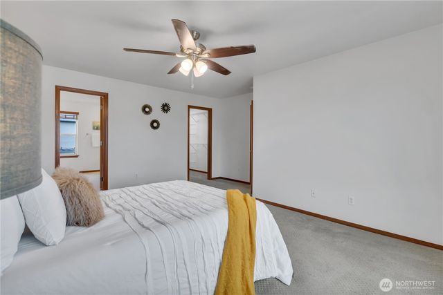 29749 216th Place SE, Kent, WA 98042