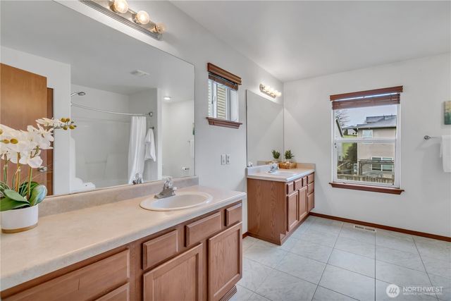 29749 216th Place SE, Kent, WA 98042