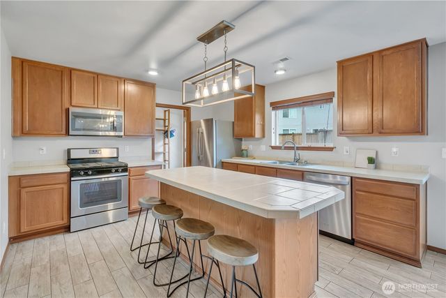 29749 216th Place SE, Kent, WA 98042