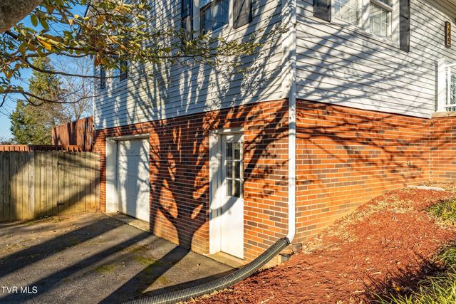 245 Highland Hills Drive, Gray, TN 37615