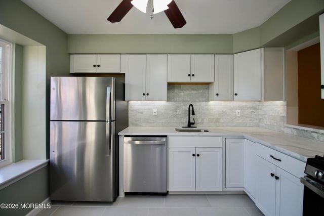 5-2 Claridge Court 2, Freehold, NJ 07728