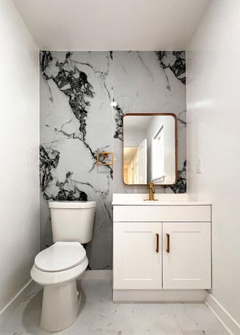 5323 Manor Creek Lane, Houston, TX 77092