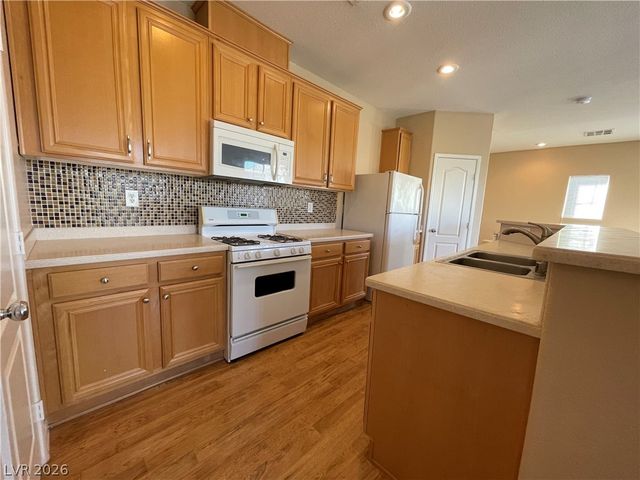 7332 Marble Lake Street 101, Las Vegas, NV 89149