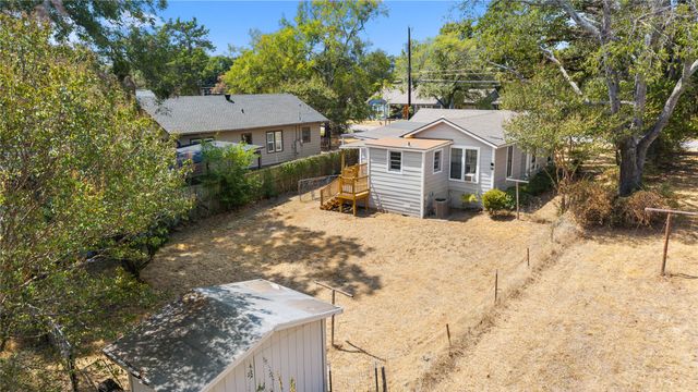 1718 S Fannin Avenue, Denison, TX 75020