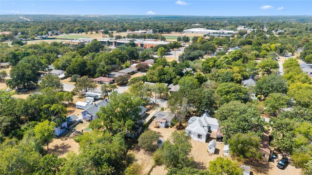 1718 S Fannin Avenue, Denison, TX 75020