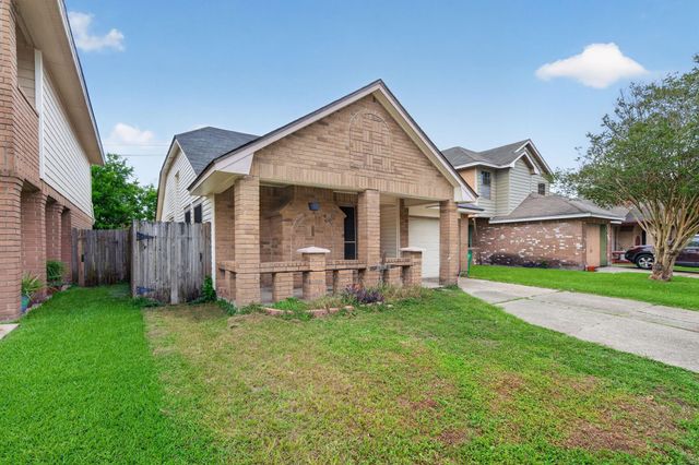 4735 Woodford Street, Baytown, TX 77521
