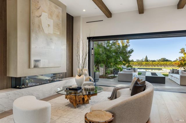 1590 McKinley Rd, Napa, CA 94558