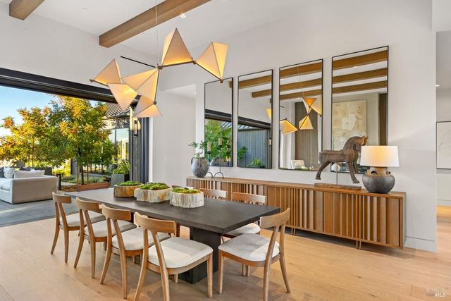 1590 McKinley Rd, Napa, CA 94558