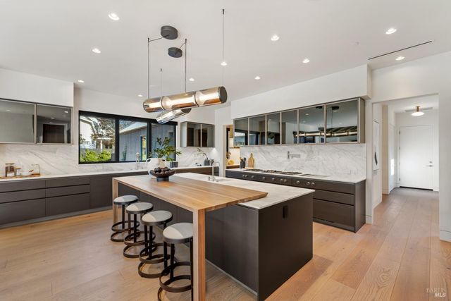 1590 McKinley Rd, Napa, CA 94558