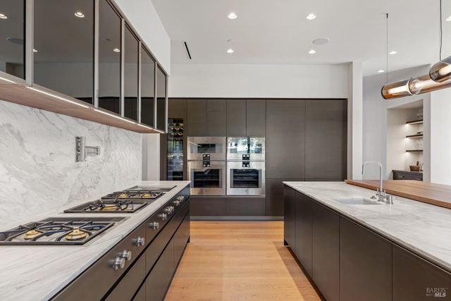 1590 McKinley Rd, Napa, CA 94558