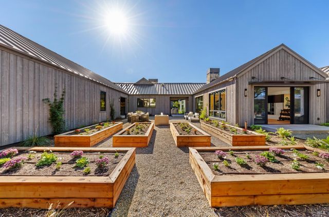 1590 McKinley Rd, Napa, CA 94558