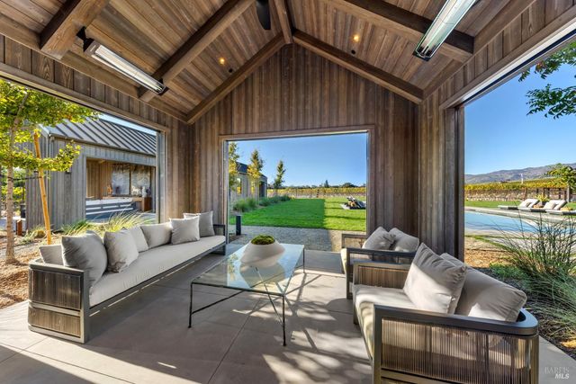 1590 McKinley Rd, Napa, CA 94558