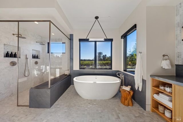 1590 McKinley Rd, Napa, CA 94558