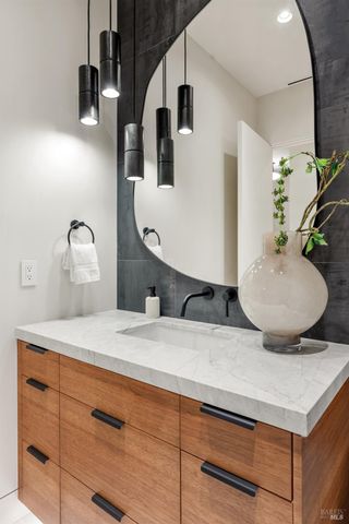 1590 McKinley Rd, Napa, CA 94558