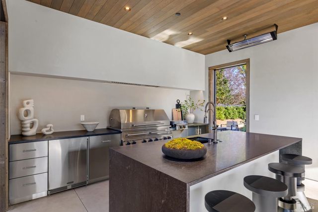 1590 McKinley Rd, Napa, CA 94558