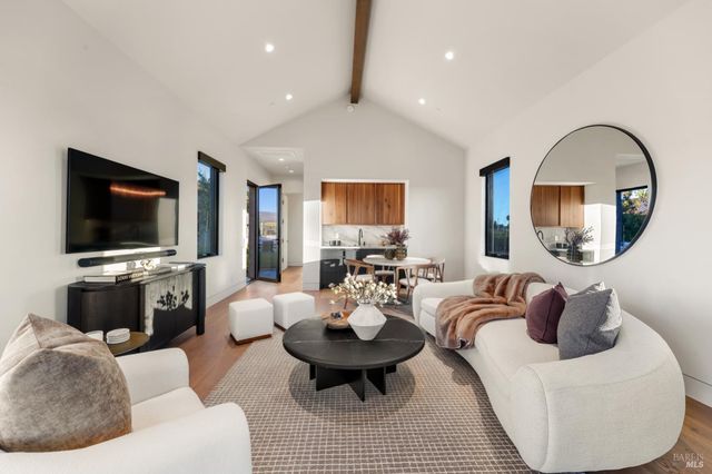 1590 McKinley Rd, Napa, CA 94558