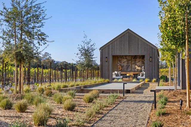 1590 McKinley Rd, Napa, CA 94558