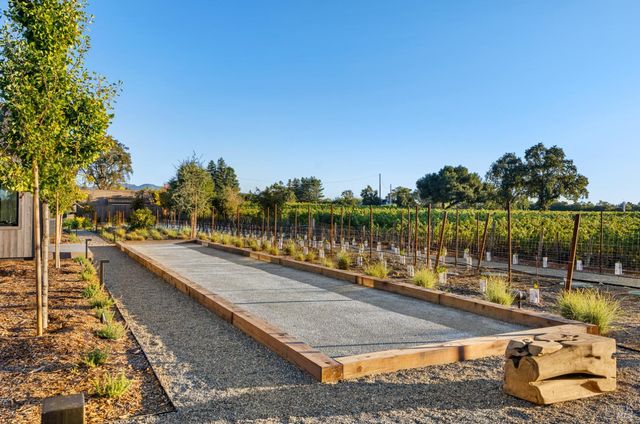 1590 McKinley Rd, Napa, CA 94558