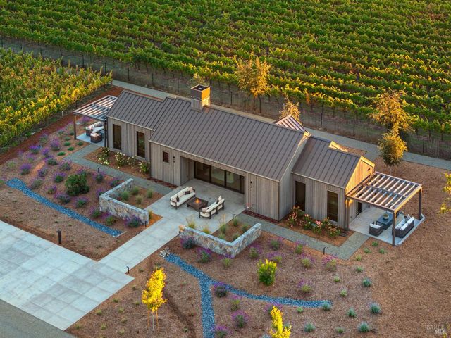 1590 McKinley Rd, Napa, CA 94558