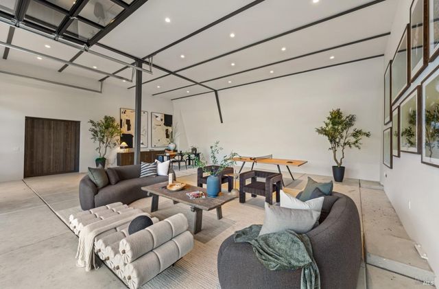 1590 McKinley Rd, Napa, CA 94558