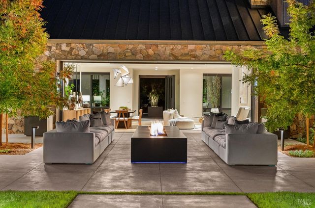 1590 McKinley Rd, Napa, CA 94558