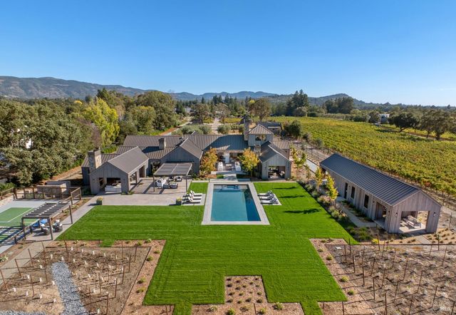 1590 McKinley Rd, Napa, CA 94558