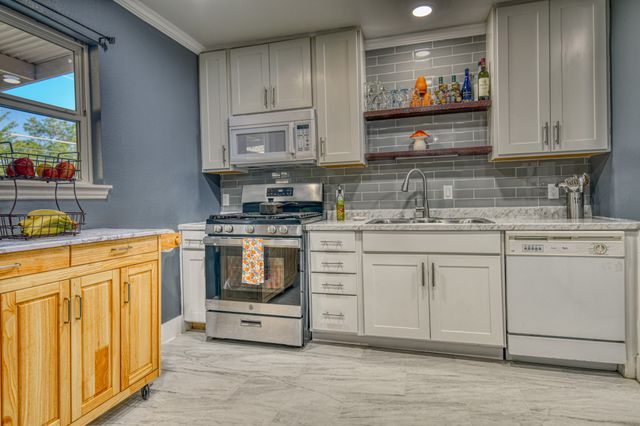 3214 Parker Street, Irving, TX 75062