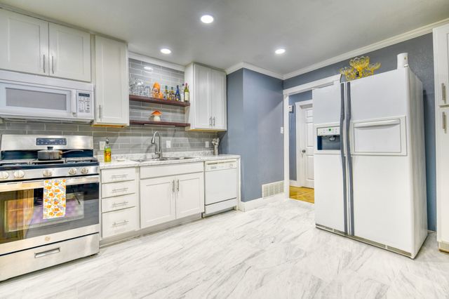 3214 Parker Street, Irving, TX 75062