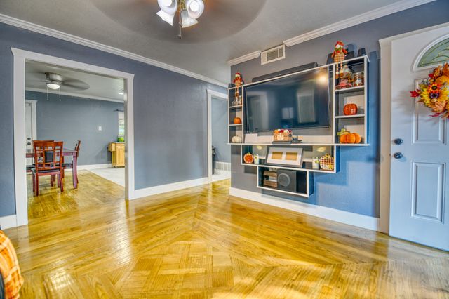 3214 Parker Street, Irving, TX 75062