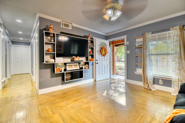 3214 Parker Street, Irving, TX 75062